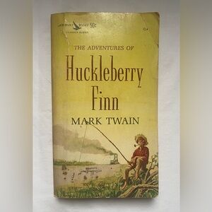 Vintage Huckleberry Finn- Mark Twain (Samuel Clemens)- 1962 paperback book